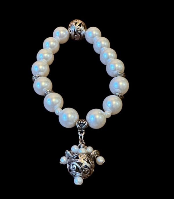 Elegant Cultured Pearl Charm Bracelet