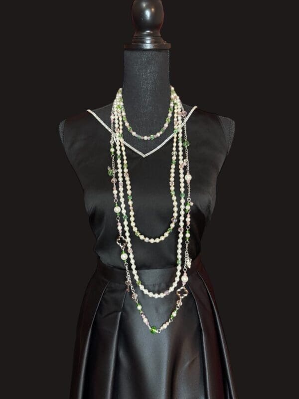 Short Pearl and Crystal Necklace - Image 2